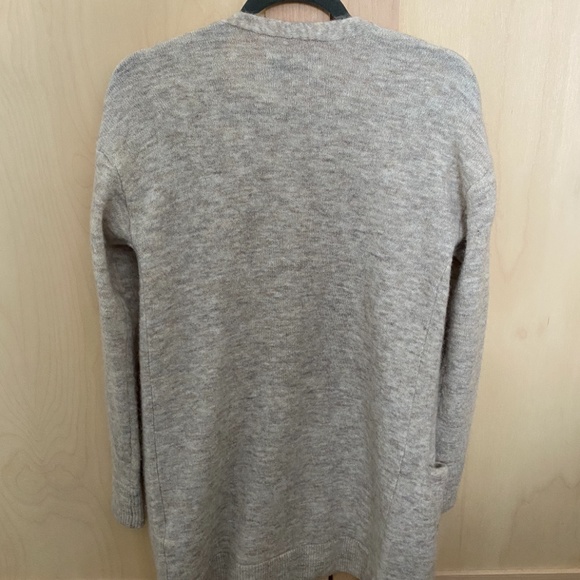 Wilfred Free XS long cardigan - looks gray but is more of a cream colour - Picture 3 of 6